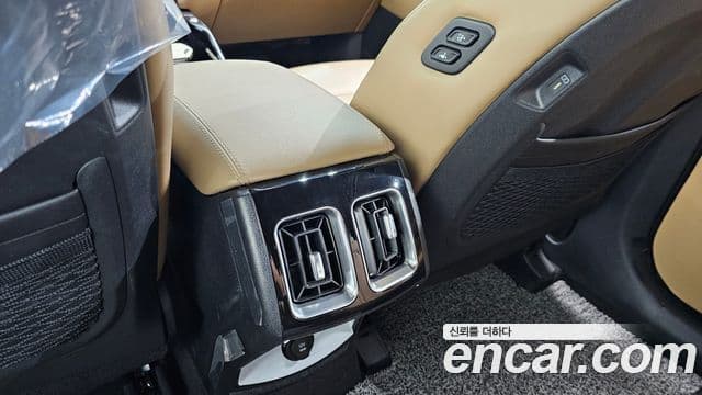 Kia Sorento 2023 — Photo 2/30