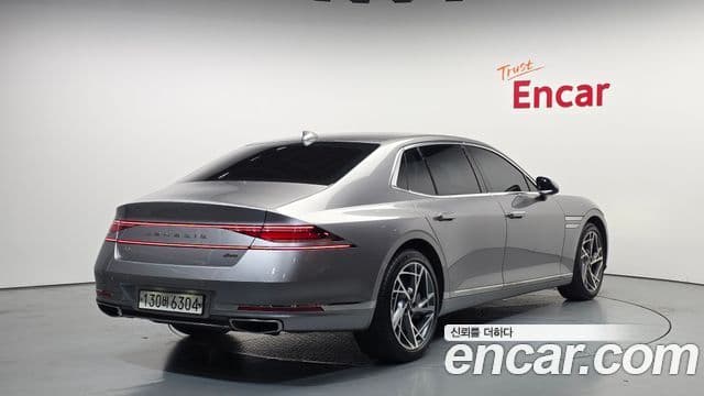 Genesis G90 2022 — Photo 27/35