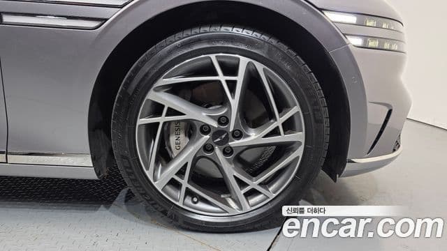 Genesis G90 2022 — Photo 8/35