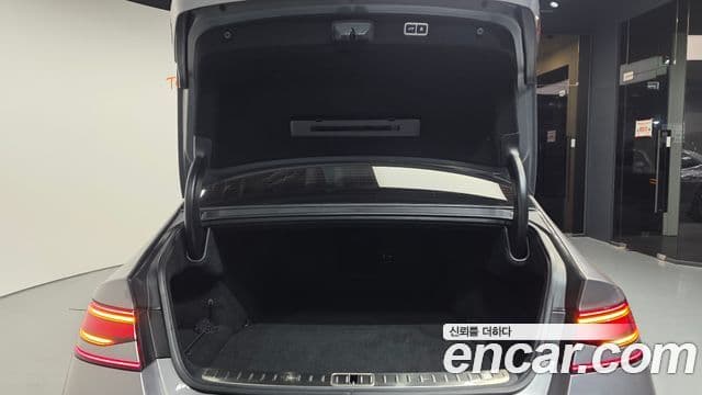 Genesis G90 2022 — Photo 17/35