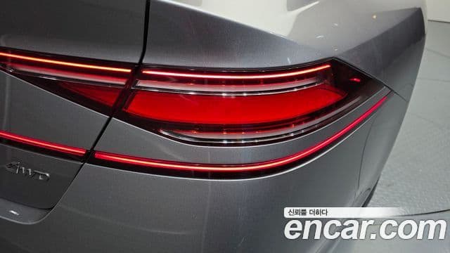 Genesis G90 2022 — Photo 29/35