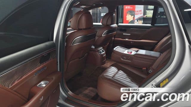 Genesis G90 2022 — Photo 23/35
