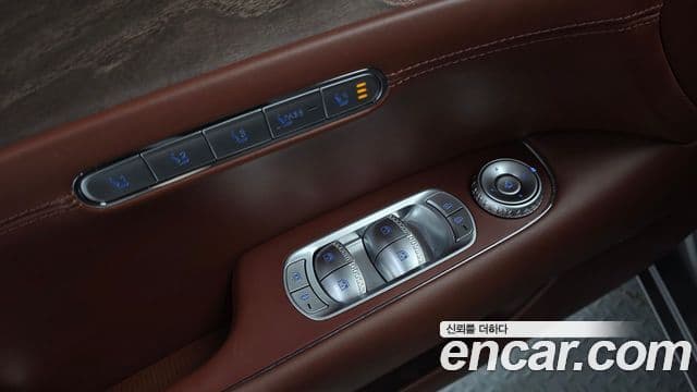 Genesis G90 2022 — Photo 28/35