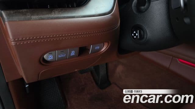 Genesis G90 2022 — Photo 32/35