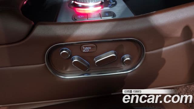 Genesis G90 2022 — Photo 24/35