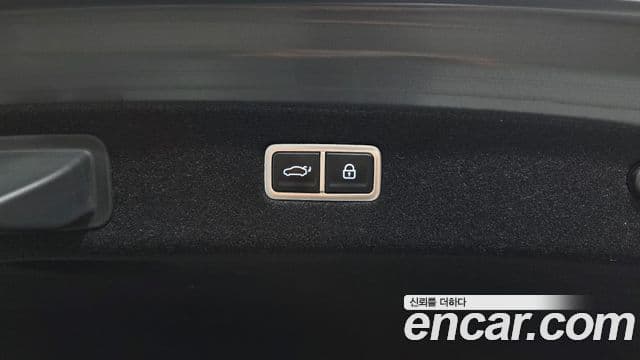Genesis G90 2022 — Photo 2/35