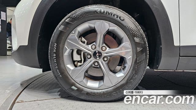 Kia Seltos 2024 — ფოტო 5/20