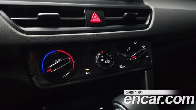 Kia Seltos 2024 — ფოტო 17/20