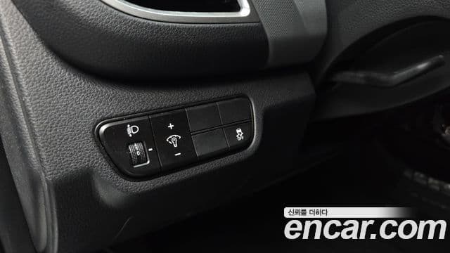 Kia Seltos 2024 — ფოტო 18/20