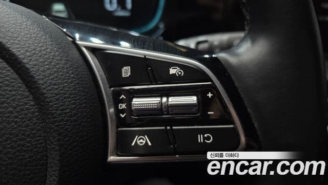 Kia Seltos 2024 — ფოტო 19/20