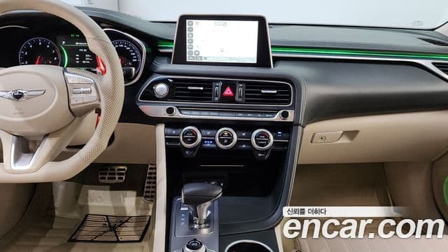 Genesis G70 2018 — ფოტო 14/20