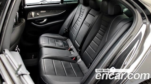 Mercedes-Benz E-Class 2023 — фото 16 из 20