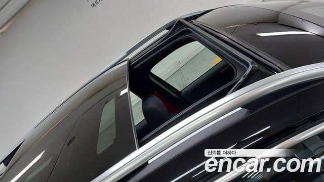 Mercedes-Benz GLB-Class 2025 — фото 11 из 17