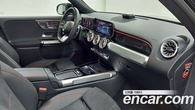 Mercedes-Benz GLB-Class 2025 — фото 12 из 17