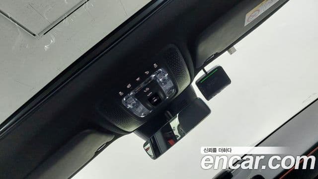 Mercedes-Benz GLB-Class 2025 — Şəkil 16/17