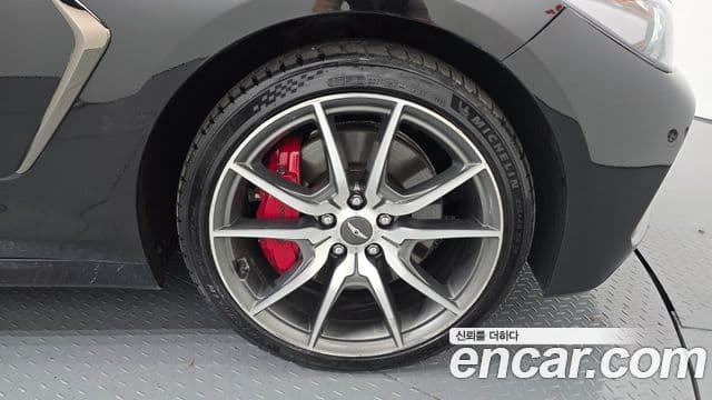 Genesis G70 2020 — Photo 8/34