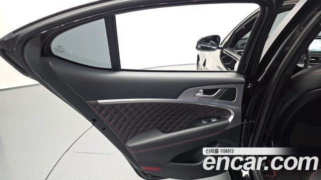 Genesis G70 2020 — Photo 29/34