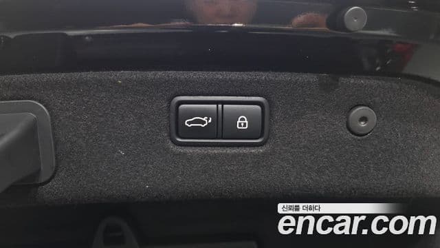 Genesis G70 2020 — Photo 23/34