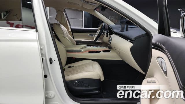 Genesis GV70 2021 — ფოტო 11/20