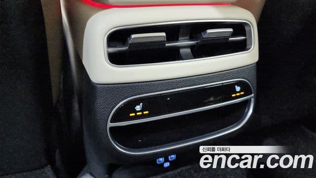 Genesis GV70 2021 — ფოტო 19/20
