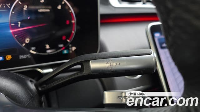 Mercedes-Benz S-Class 2021 — ფოტო 17/20