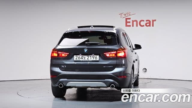 BMW X1 2022 — ფოტო 4/20
