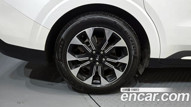 Kia Carnival 2020 — Фото 5/20