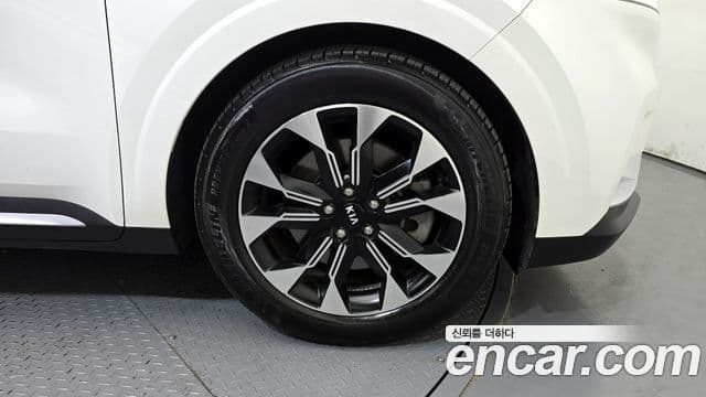 Kia Carnival 2020 — Şəkil 21/30