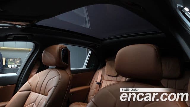 BMW 7 Series 2025 — Şəkil 19/20