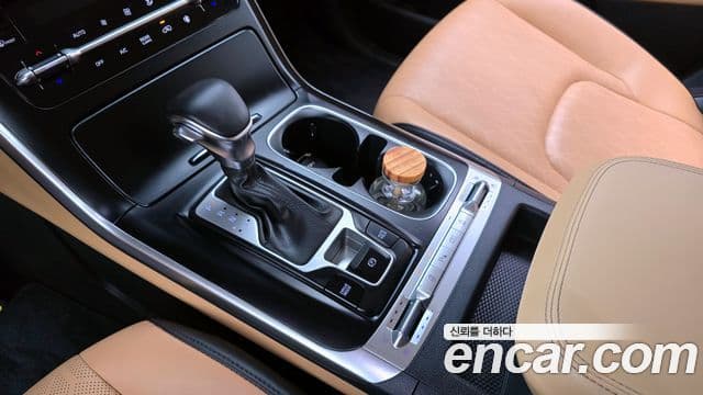 Kia Carnival 2022 — фото 8 из 20