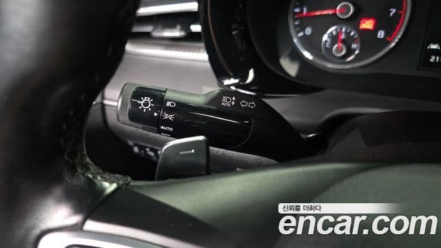 Kia K5 2020 — Şəkil 30/32