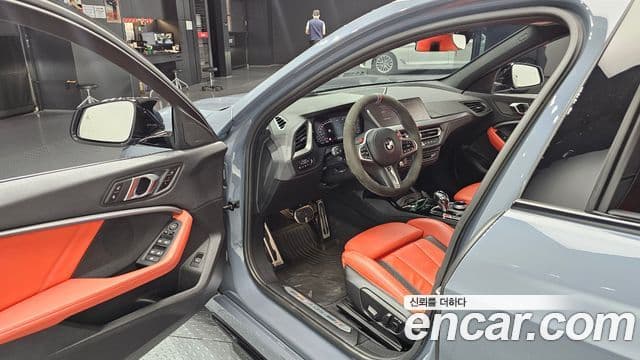 BMW 1 Series 2023 — фото 10 из 20