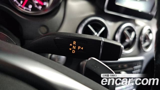 Mercedes-Benz CLA-Class 2018 — Şəkil 9/20