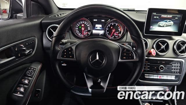 Mercedes-Benz CLA-Class 2018 — Şəkil 15/20