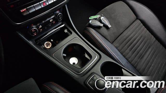 Mercedes-Benz CLA-Class 2018 — Şəkil 16/20