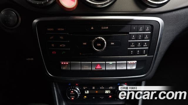 Mercedes-Benz CLA-Class 2018 — Şəkil 17/20