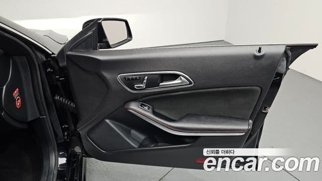 Mercedes-Benz CLA-Class 2018 — Şəkil 23/34