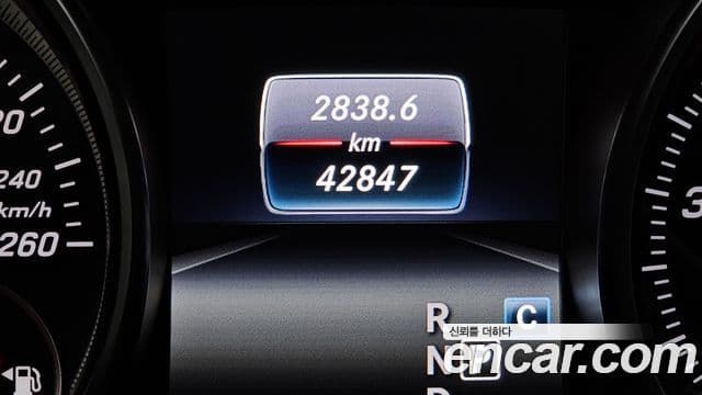 Mercedes-Benz CLA-Class 2018 — Şəkil 34/34