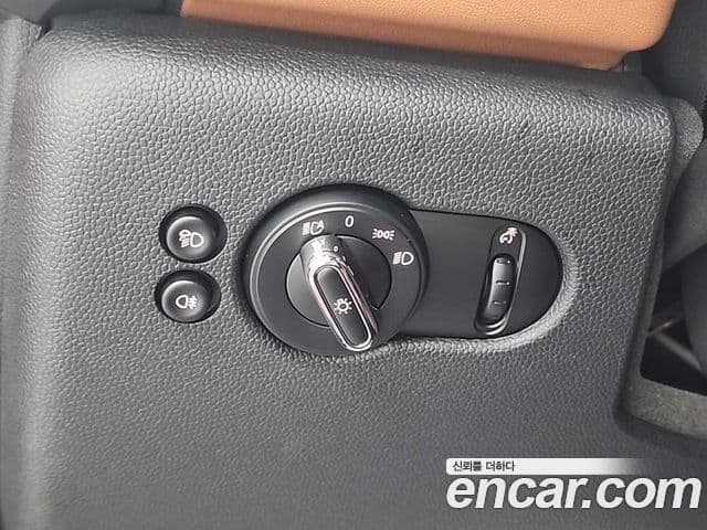 Mini Cooper S Convertible 2021 — ფოტო 4/19