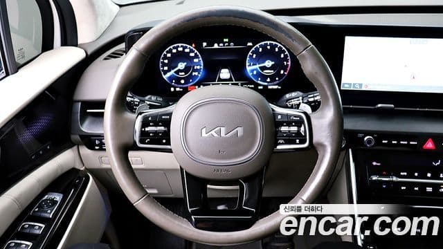 Kia Carnival 2022 — фото 7 из 20