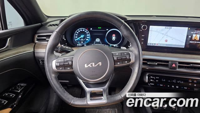 Kia K5 2022 — ფოტო 13/20