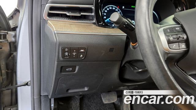 Kia K5 2022 — ფოტო 16/20