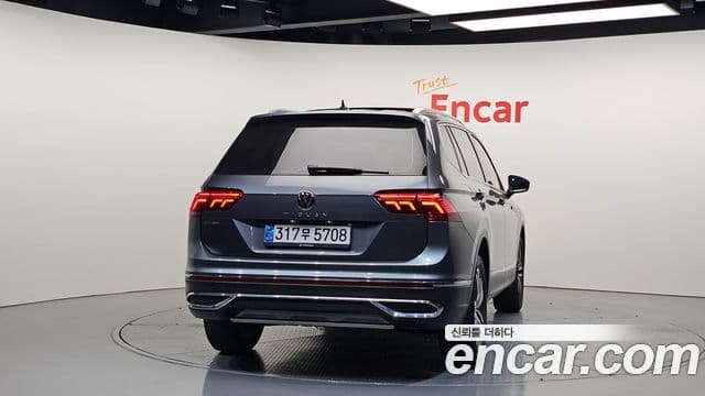 Volkswagen Tiguan Allspace 2022 — ფოტო 4/20