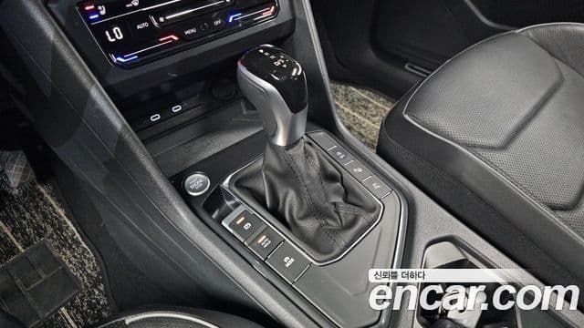 Volkswagen Tiguan Allspace 2022 — Şəkil 9/20