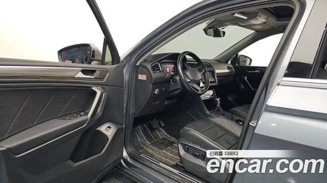Volkswagen Tiguan Allspace 2022 — ფოტო 10/20