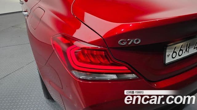 Genesis G70 2018 — Photo 23/34