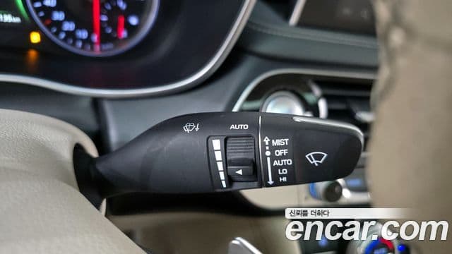 Genesis G70 2018 — Photo 21/34