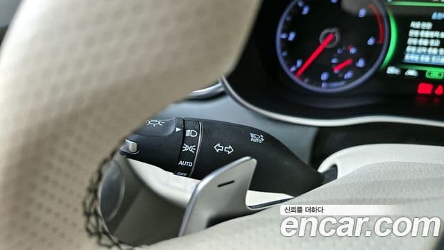 Genesis G70 2018 — Photo 14/34