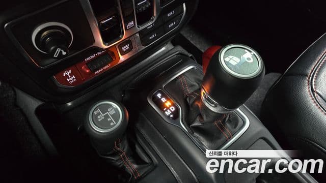 Jeep Wrangler 2019 — Şəkil 9/20