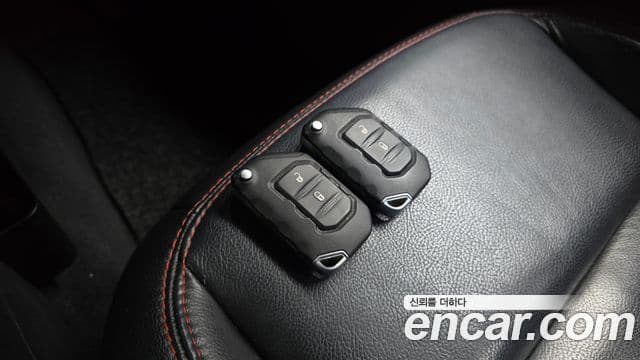 Jeep Wrangler 2019 — Şəkil 16/20